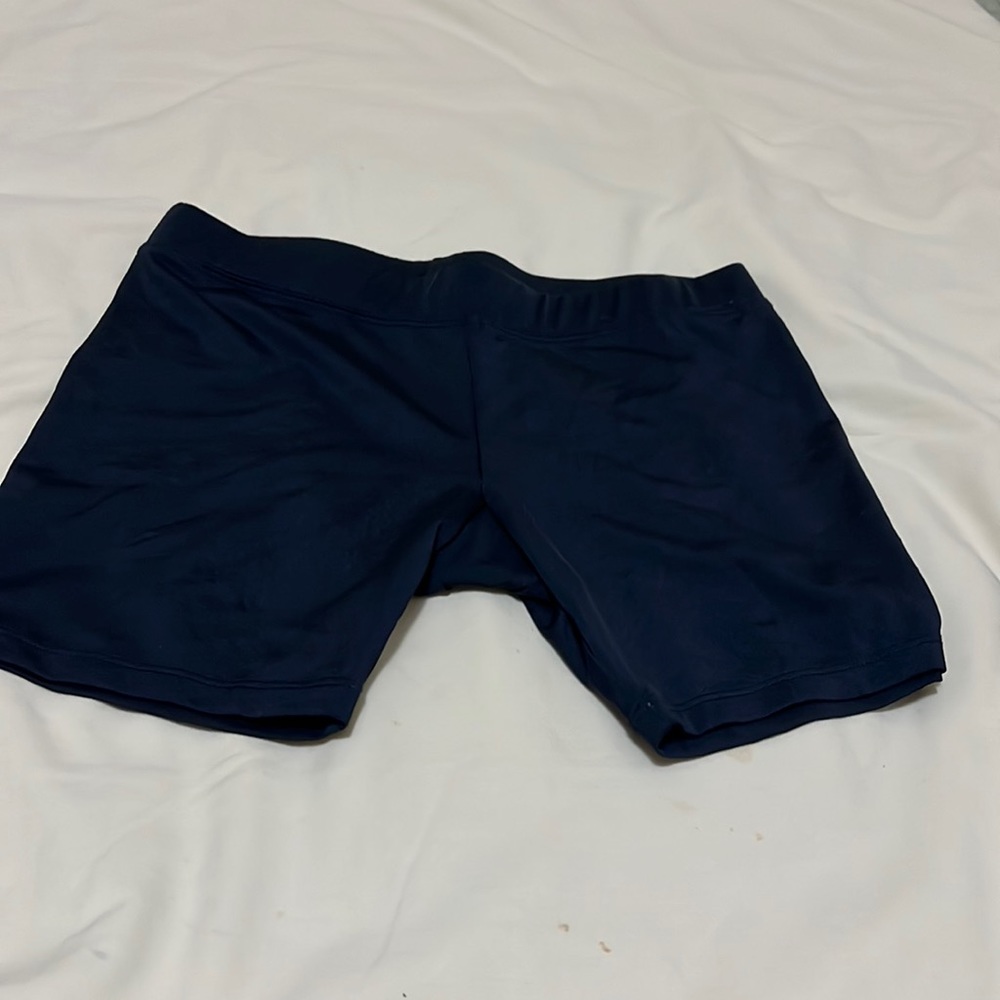 Mills Girls XL shorts
